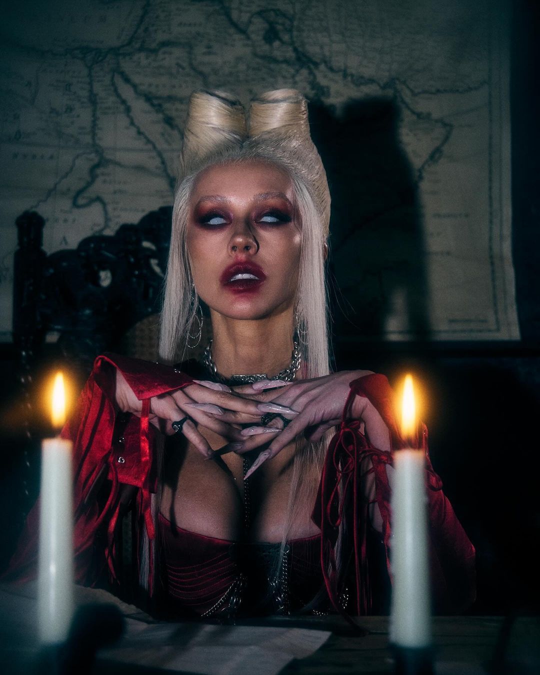 xtina_01~0.jpg