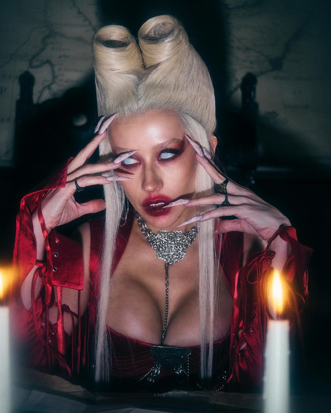xtina_02~0.jpg