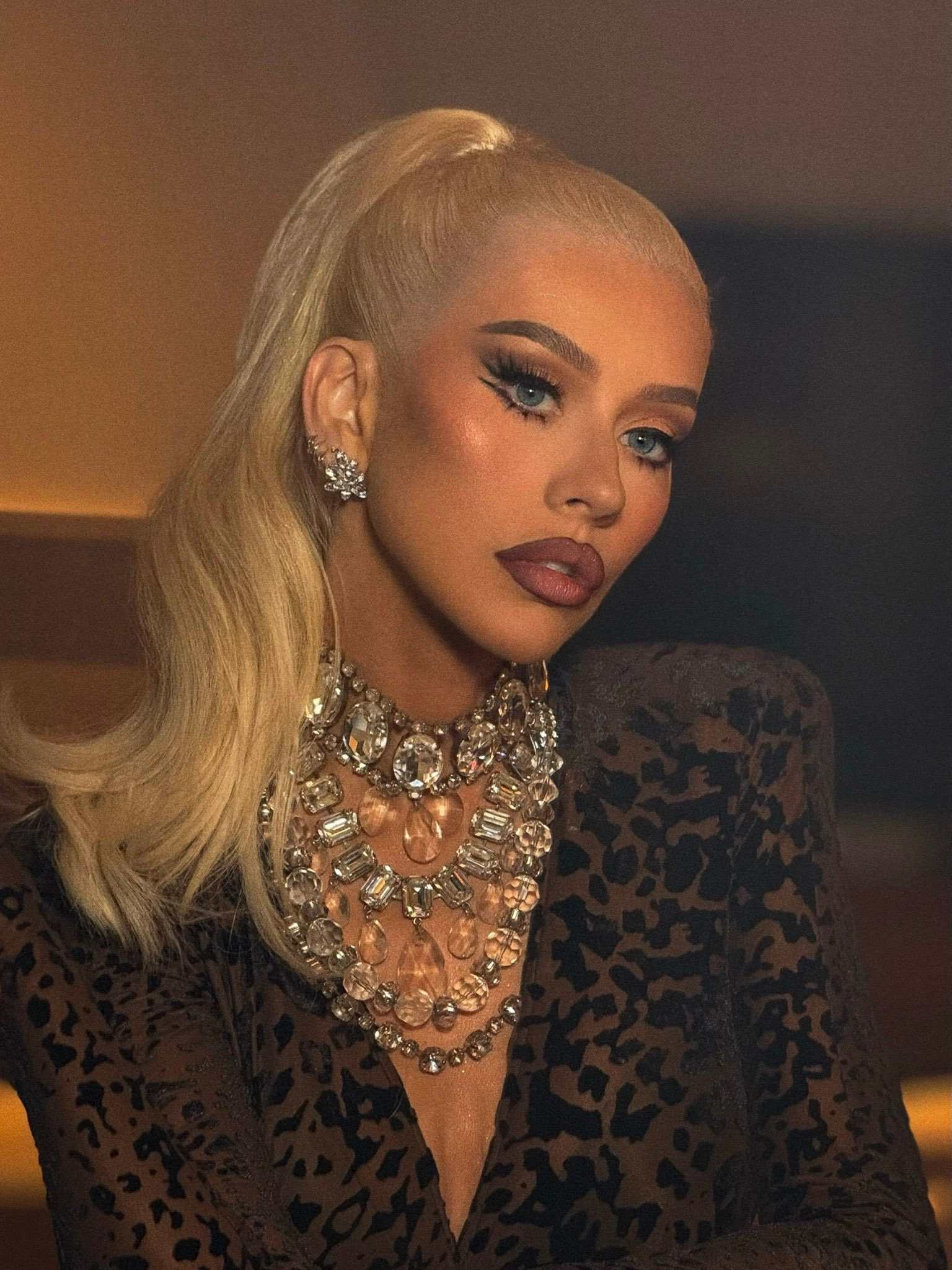 xtina_02~1.jpg