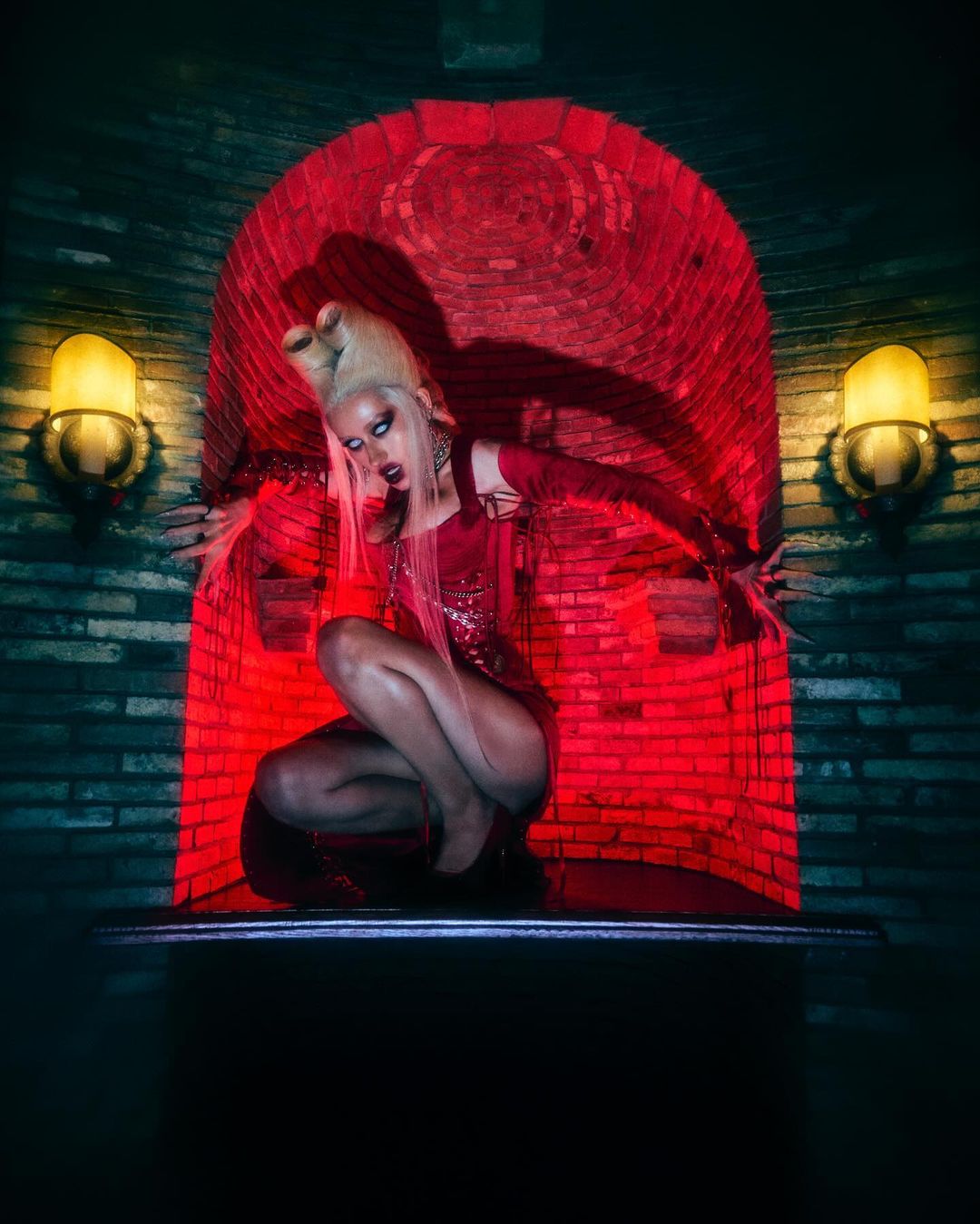 xtina_08~0.jpg