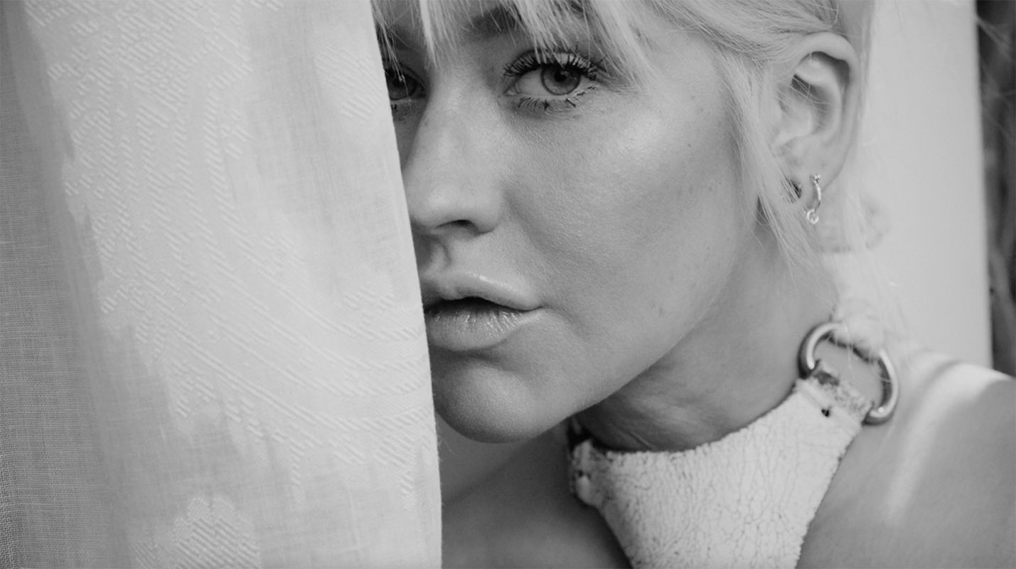 xtina_28129~0.jpg
