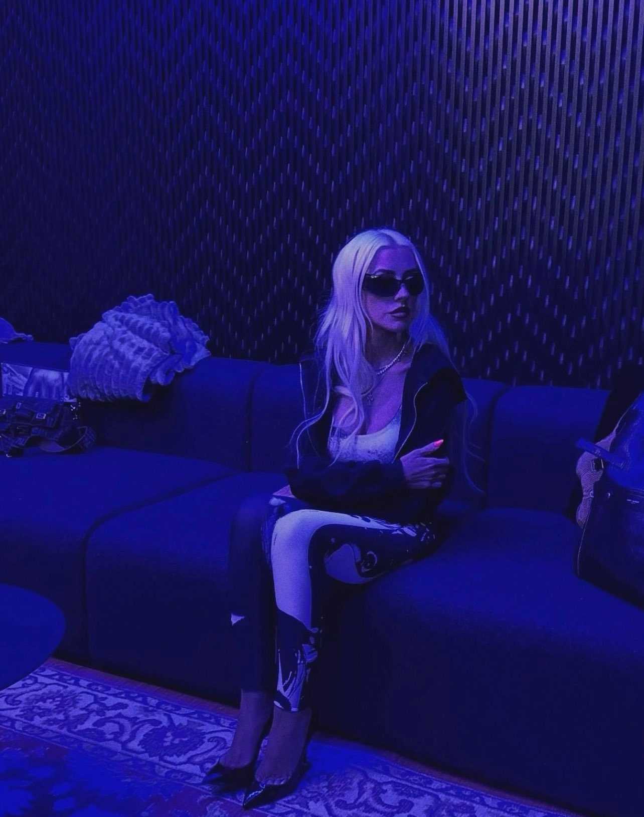 xtina_28129~5.jpg