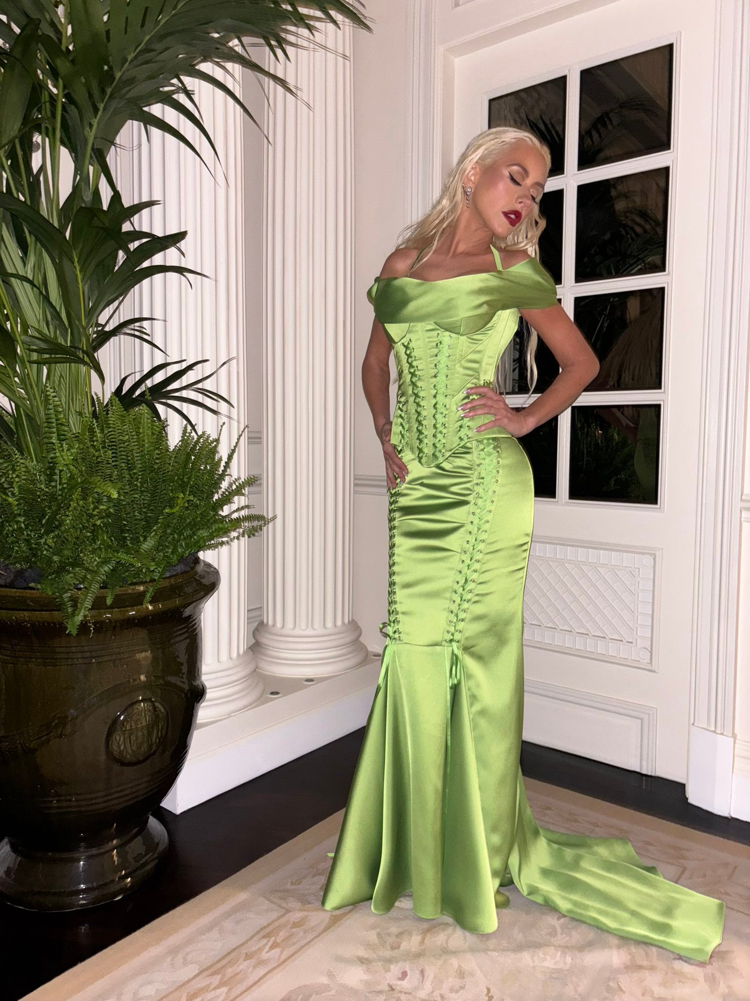 xtina_28429~5.jpg