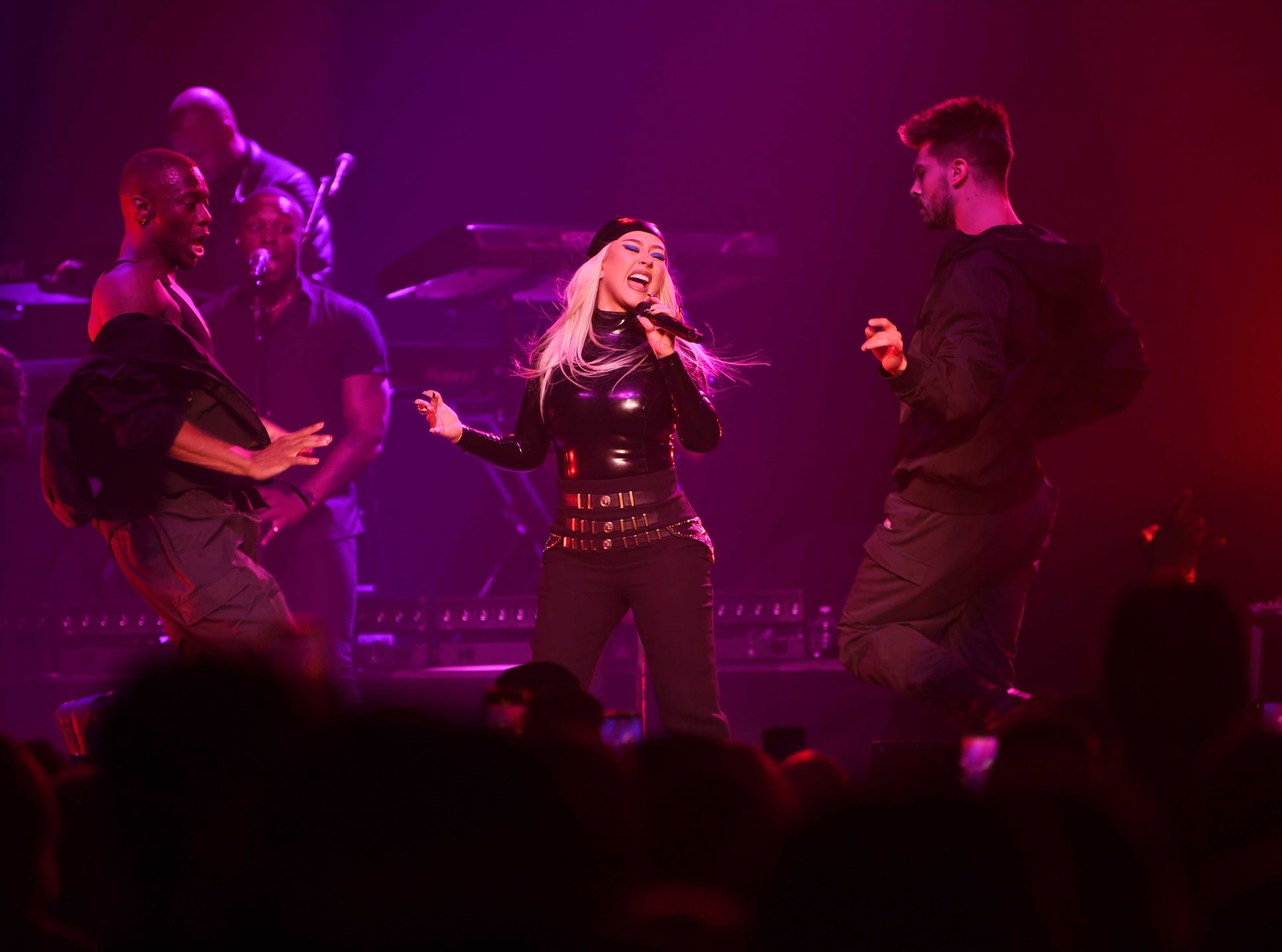 xtina_28529~0.jpg