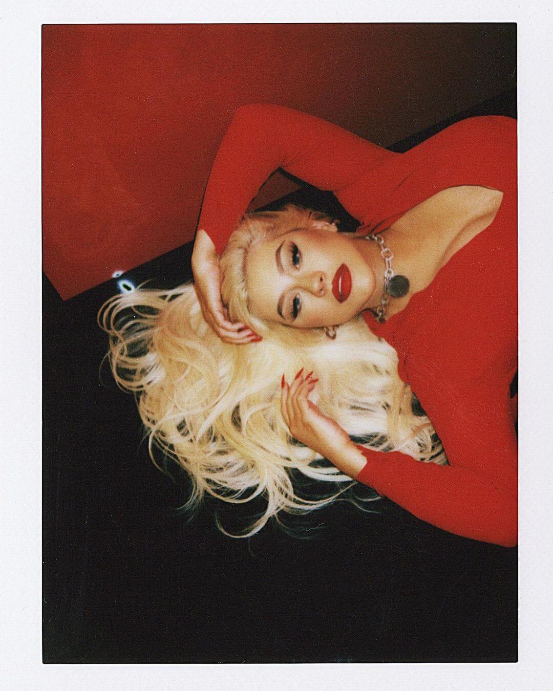 xtina_28529~1.jpg