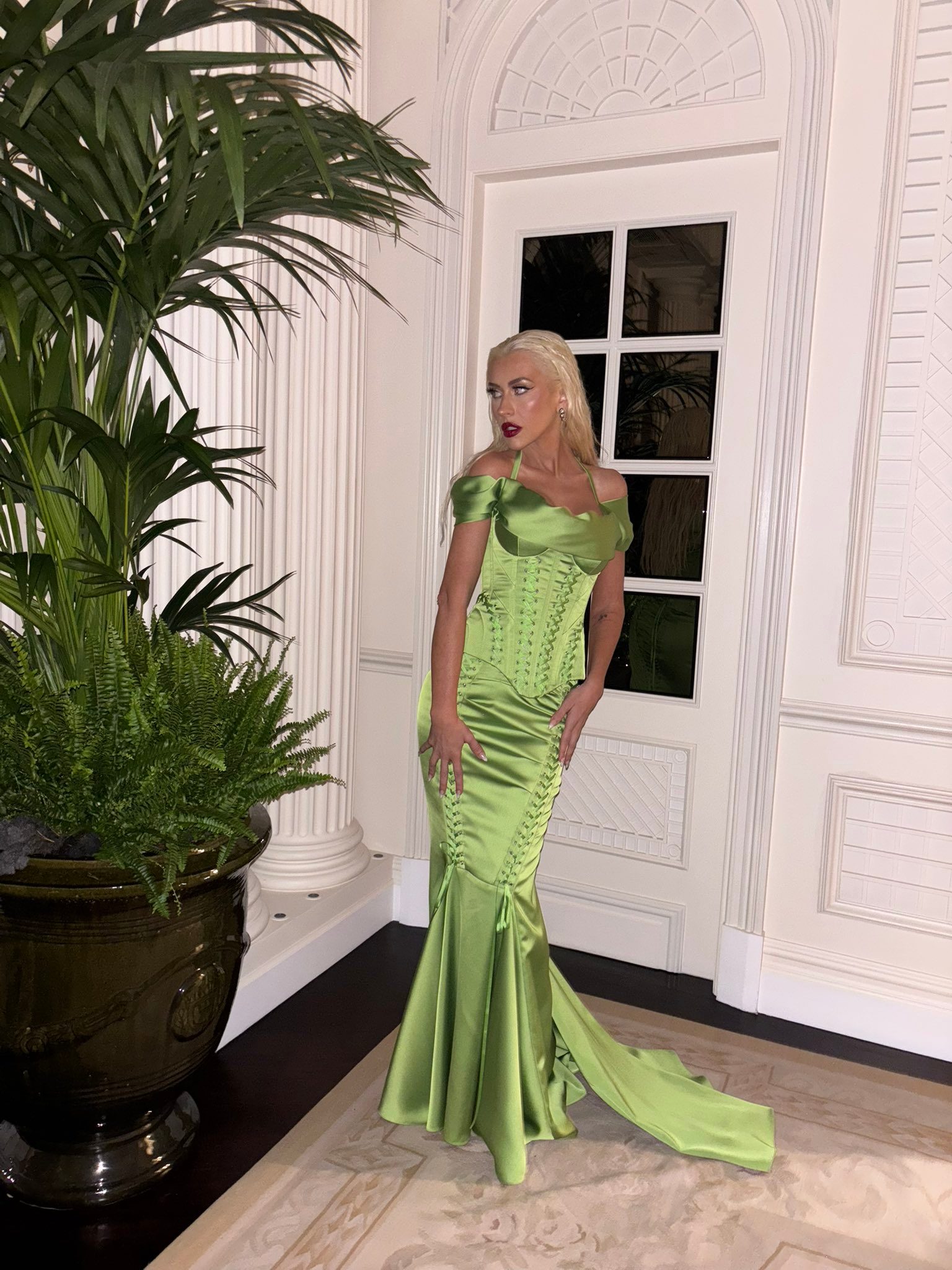 xtina_28529~5.jpg
