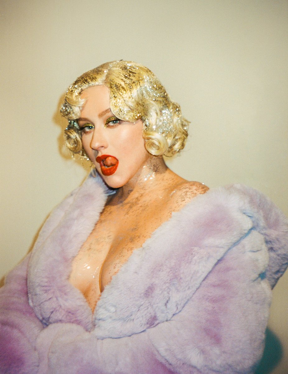 xtina~0.jpg